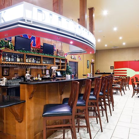 Holiday Inn Hotels Batesville By Ihg Extérieur photo